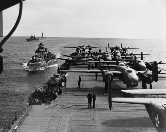 Setenta anos do Raide de Doolittle B-25-Mitchell-bombers-Doolittle-Tokyo-Raiders-580x461