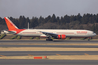 [Internacional] Boeing B773 da Air India teve três pneus explodidos na aterragem Aircraft-boeing-777-300-registration-VT-ALQ-91e2c45a04_n