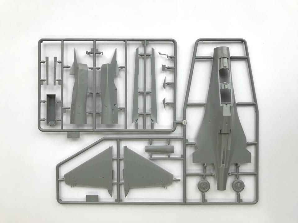 Nouveautés maquettes - Page 29 016