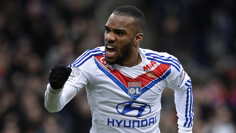 James STOLL vers Monaco pour la 2 eme saison. - Page 4 Lyon-Alexandre-Lacazette-