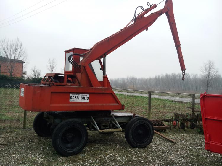 caricatori escavatori trainati uso azienda agricola 988659_Foto847