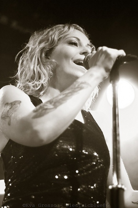 Anneke van Giersbergen & Agua de Annique - Dutch Shows November 2009 30-1259110263