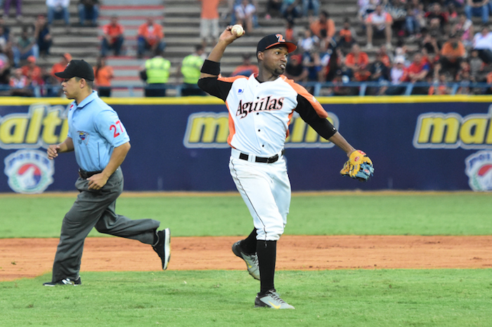 Águilas y Navegantes cierran serie de tres juegos Herrera13Oct16