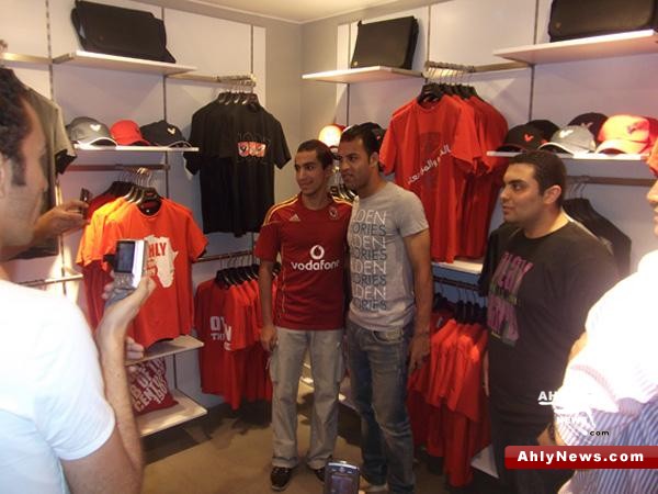 شاهد بالصور: استقبال حافل للوافد الجديد بالأهلي السيد حمدى Sayedstore10