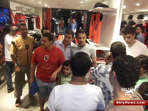 شاهد بالصور: استقبال حافل للوافد الجديد بالأهلي السيد حمدى Sayedstore12