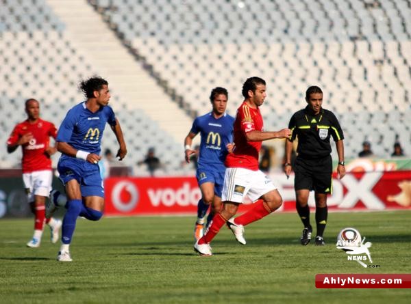 شاهد بالصور: البطل يرفض الخسارة من سموحة ويظل متصدراً.. والجماهير تطالب بحسم البطولة مبكراً Smoahlo1