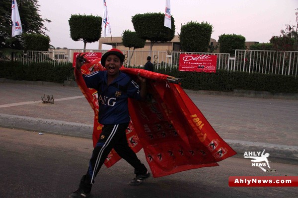 صور دخلة جماهير الاهلي في مباراة الترجي 1-1  Tata2.jpg