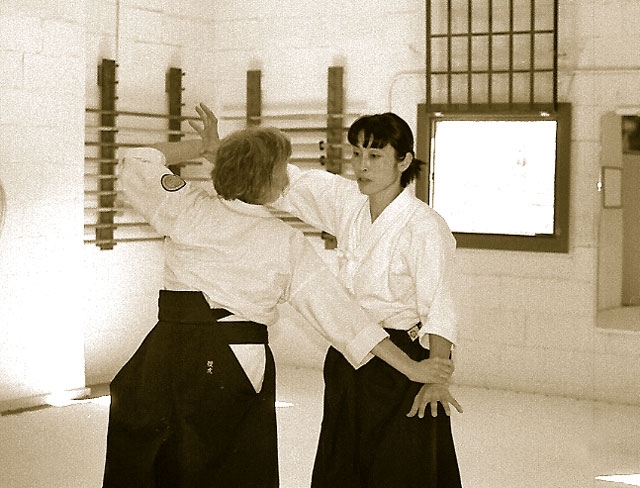 aikido - Sayfa 2 Yoko%20Okamoto%20Sensei%20Tenchinage