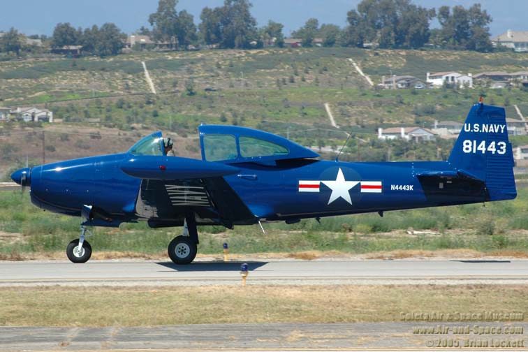 compter avec des images - Page 24 DSC_0195%20Navion%20N4443K%20NAV-4-1443%20left%20side%20taxiing%20l