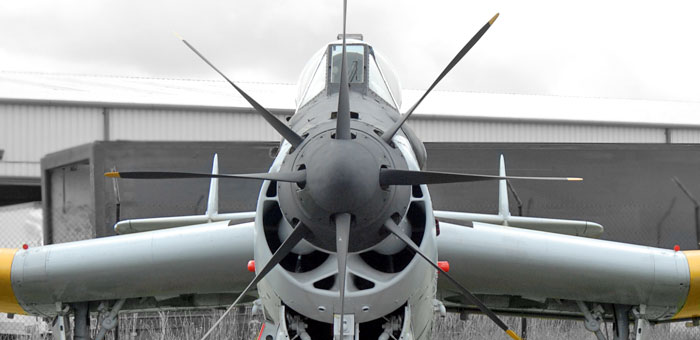 Fairey Gannet AS.4 (avión embarcado turbohélicepara la alerta temprana antisubmarina  UK ) Fairey-gannet-aircraft