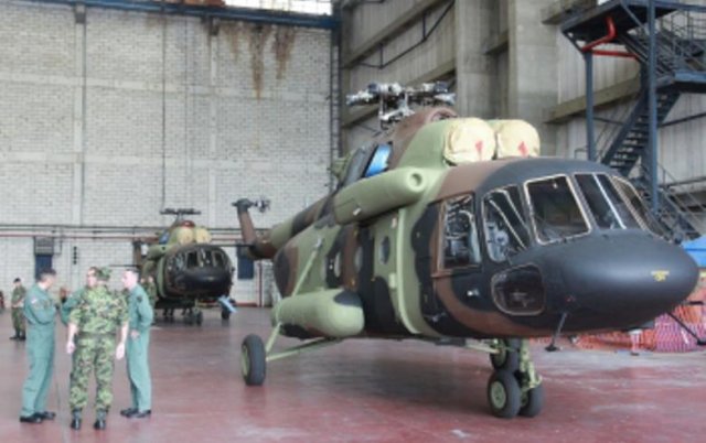 صربيا تشتري مروحيتين Mi-17 من روسيا  Serbia_takes_delivery_of_two_Mi_17V_5_military_transport_helicopters_640_001