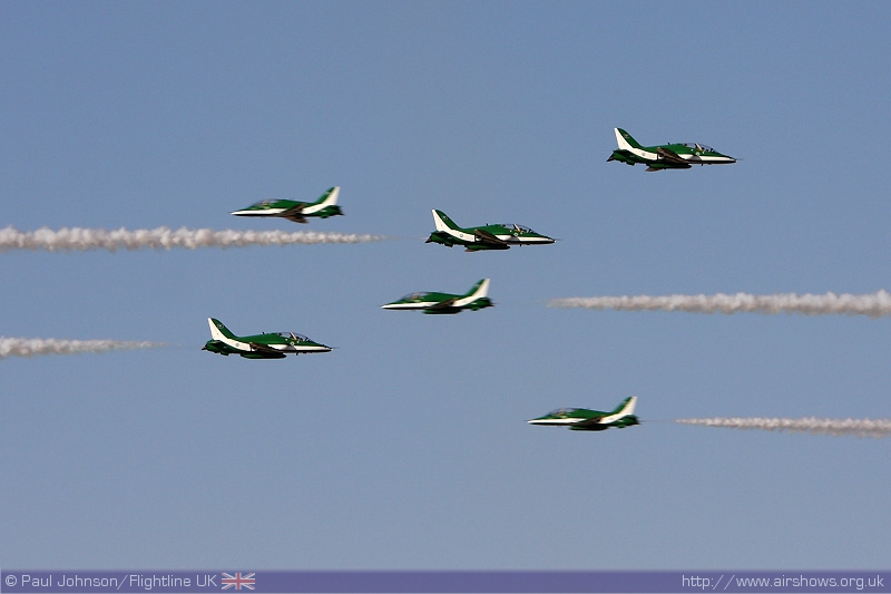 Al Ain Aerobatics Show 2009 Saudihawks_14