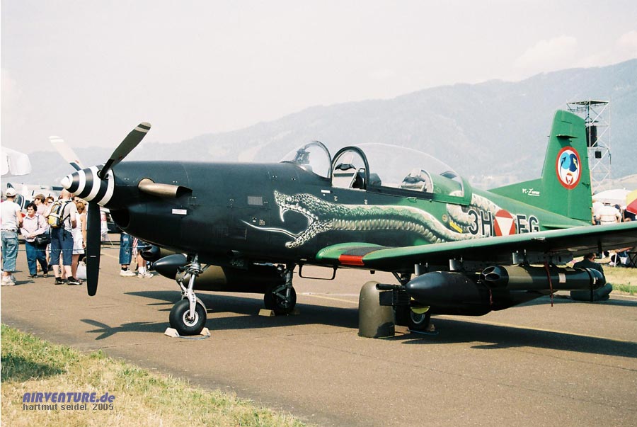 Bolivia - Página 15 Airpower05_Pilatus_PC7