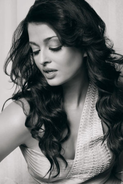 فســــــاتين اشوريا راى  Aishwarya-rai-verve-magazine-june-2009-5