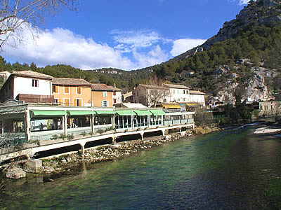 Escapada de cuatro días por la Provenza 1246664765_fontaine-de-vaucluse-2