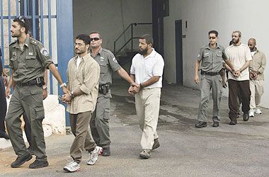 يوم الاسير الفلسطيني Prisoners_received_by_jordon_from_israel