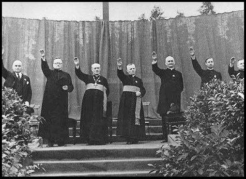 Chiesa i Reich 28priestssalutehitler