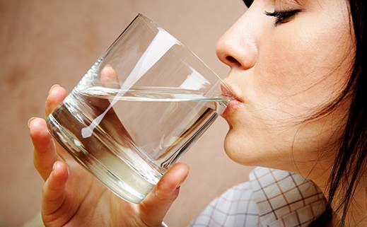 شرب الماء البارد بعد تناول الوجبة يعني السرطان..!  Pppppppppppppppppppppppp