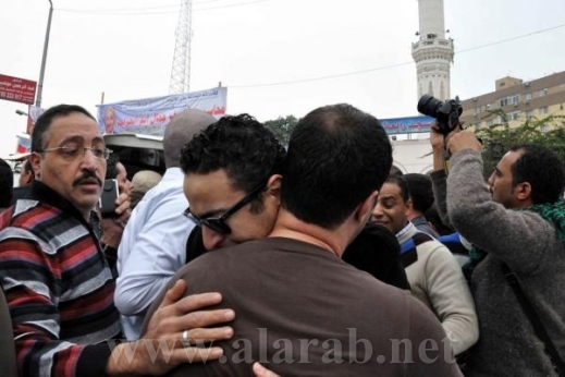 بالصور:عدد كبير من الفنانين يشيعون جثمان الفنان عامر منيب في مصر 20111126193727alarab261111a94