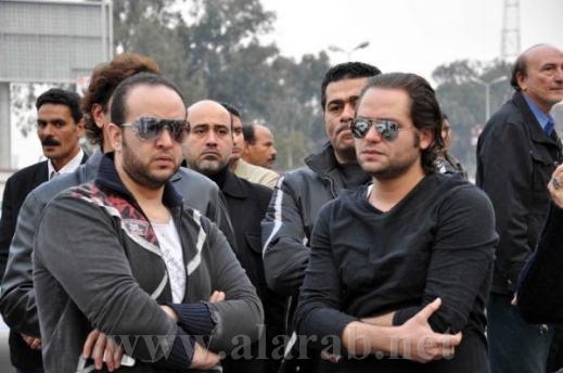 بالصور:عدد كبير من الفنانين يشيعون جثمان الفنان عامر منيب في مصر 20111126193727alarab261111a98