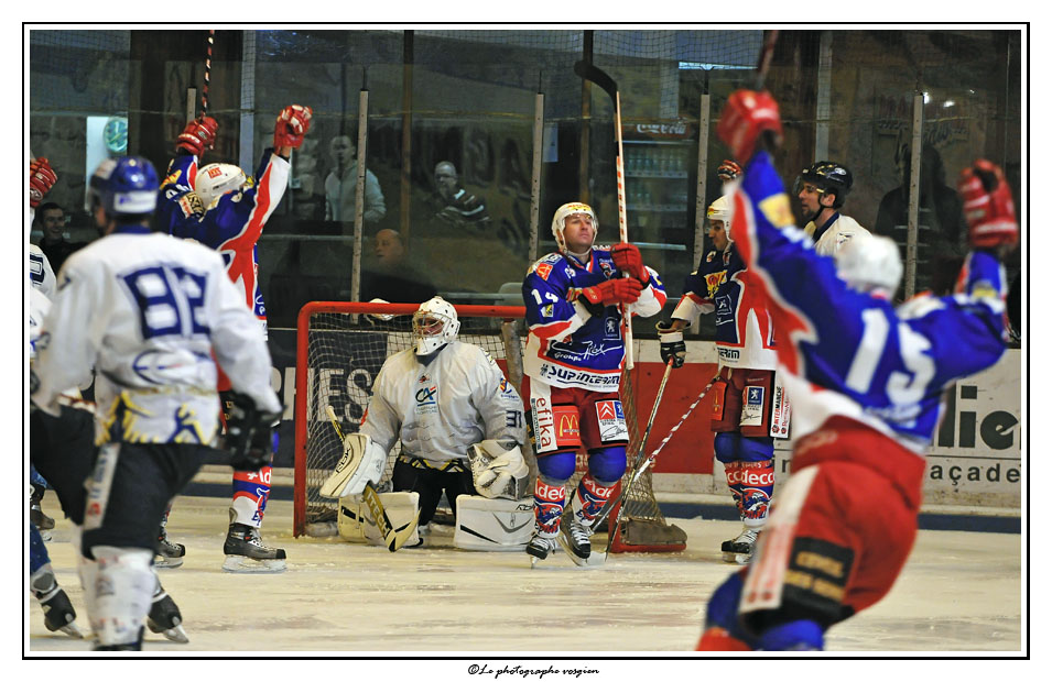 Hockey [mise a jour : 25/09/2008] - Page 2 _D331999