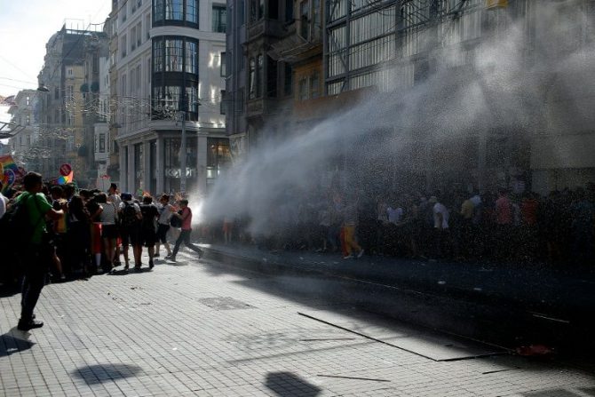 Turquía rechaza seguir los pasos de Europa Antidisturbios-670x447