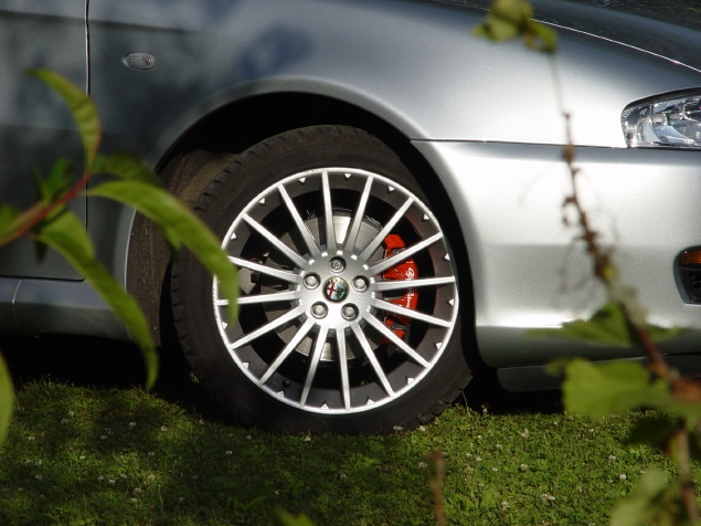 Peinture des étriers  [tutorial] Avant%20tourne%20rouge%20alfa%20zoom