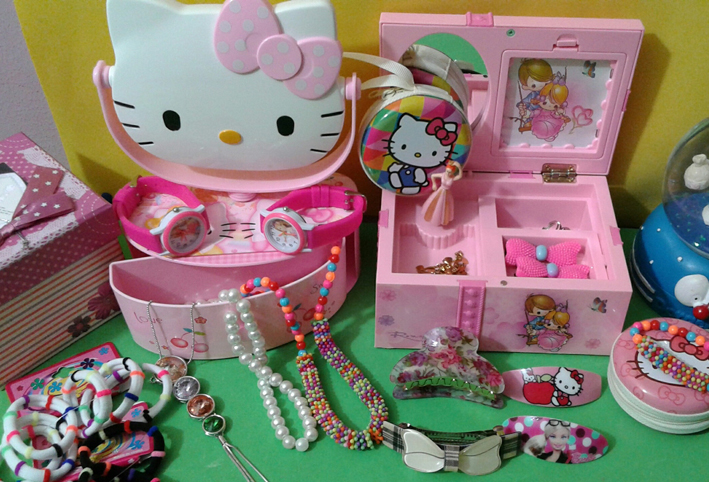  كل الشقاوة والرقة مع إكسسوارات Hello Kitty 10149_large