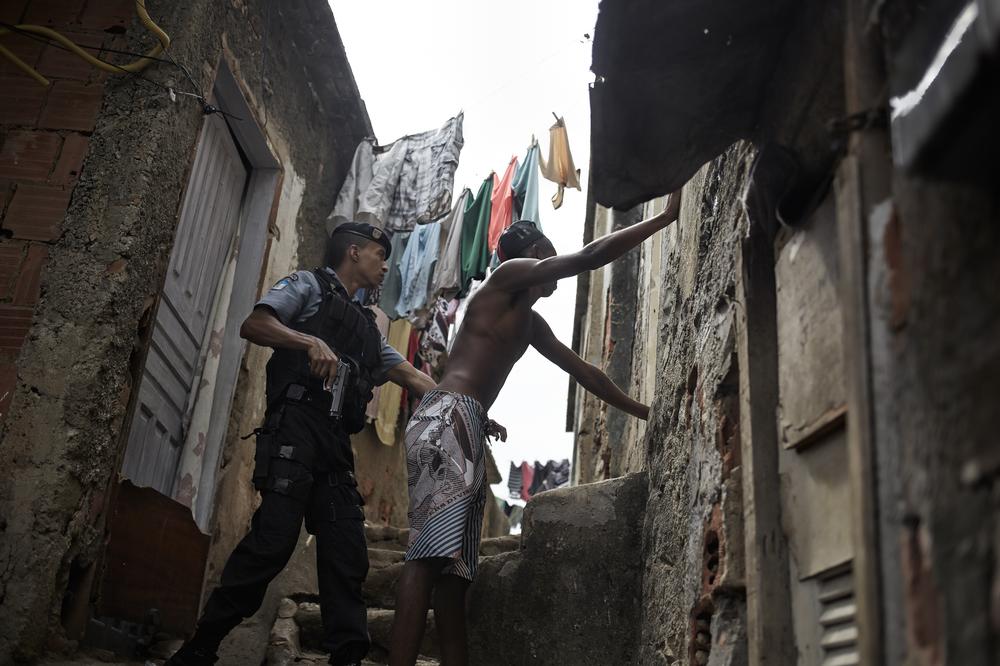 Río de Janeiro pide ayuda contra los narcos 2014419558110662_8