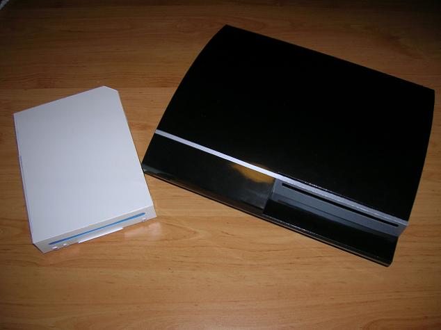 Comparatif de taille PS3/Wii Wiips3comparaison1