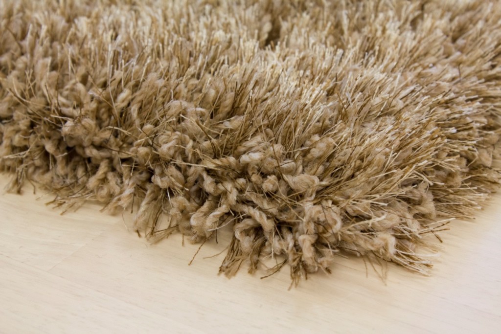 relooking salon salle à manger Tapis-shaggy-uni-durian-personnalisable