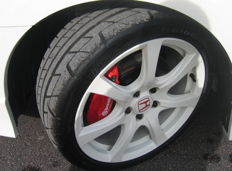 45.000km: addio Bridgestone RE050A...benvenute Yokohama Advan Sport!!! - Pagina 2 Civic_fd2_type_r_113