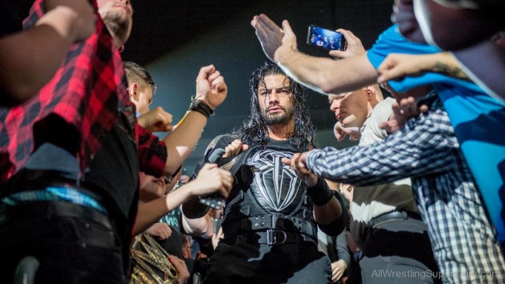 1 Ekim Rise! *LIVE* Roman-Reigns-Entrance-AL146