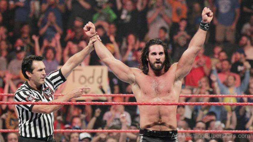 Resultados WAW Supershow desde Nueva Orleans Arena  Seth-Rollins-After-Winning-The-Match