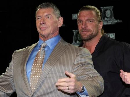 Sujet 76: Passage de témoin entre Vince McMahon et Triple H Vince-McMahon-WWE-Superstar-11