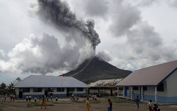 Indonesia is on alert due to the Bali volcano %D8%A8%D8%B1%D9%83%D8%A7%D9%86-%D8%A8%D8%A7%D9%84%D9%8A-696x435