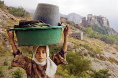 صورة لفتاة يمنية تفوز بالجائزة الكبرى في مهرجان الفيلم الدول 08-03-10-711691140