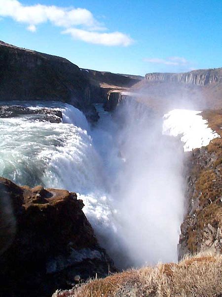 	الشلال الذهبي Gullfoss في جنوب غرب ايسلندا Gullforss-waterfall-on-Iceladnd