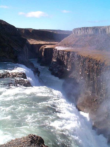  الشلال الذهبي Gullfoss في جنوب غرب ايسلندا Gullfoss-waterfall-on-Iceland