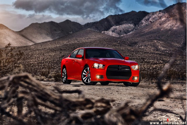 تشاجر معدله 2012-dodge-charger-srt8_100356223_m