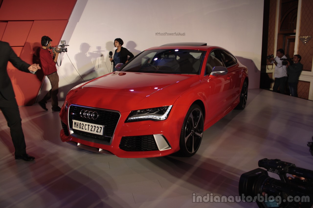 “بالصور” اطلاق اودي ار اس 7 2014 المطورة صور ومواصفات Audi RS 7 Audi-RS-7-India-Launch-images-front-three-quarter