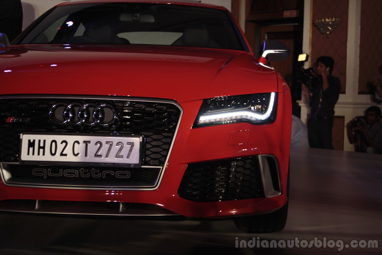 “بالصور” اطلاق اودي ار اس 7 2014 المطورة صور ومواصفات Audi RS 7 Audi-RS-7-India-Launch-images-headlight