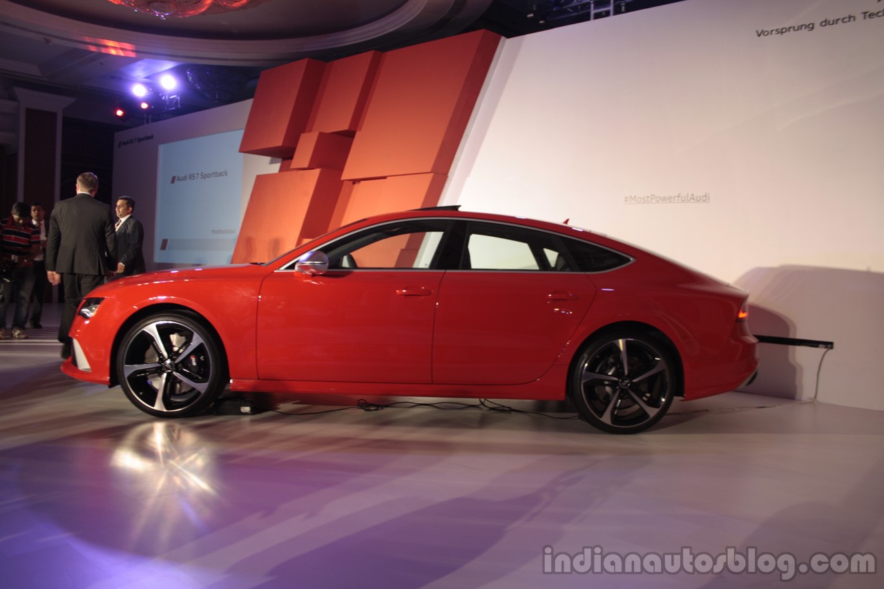 “بالصور” اطلاق اودي ار اس 7 2014 المطورة صور ومواصفات Audi RS 7 Audi-RS-7-India-Launch-images-side