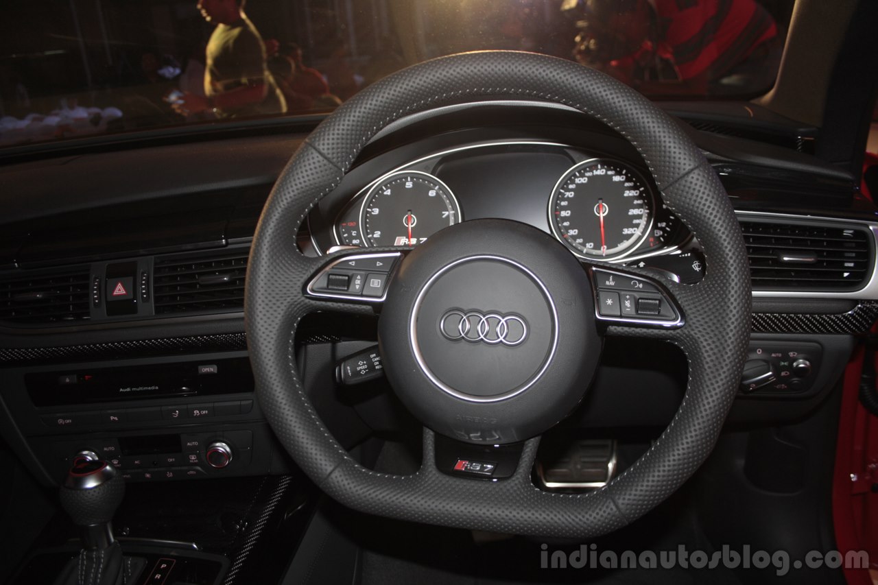 “بالصور” اطلاق اودي ار اس 7 2014 المطورة صور ومواصفات Audi RS 7 Audi-RS-7-India-Launch-images-steering-wheel-2