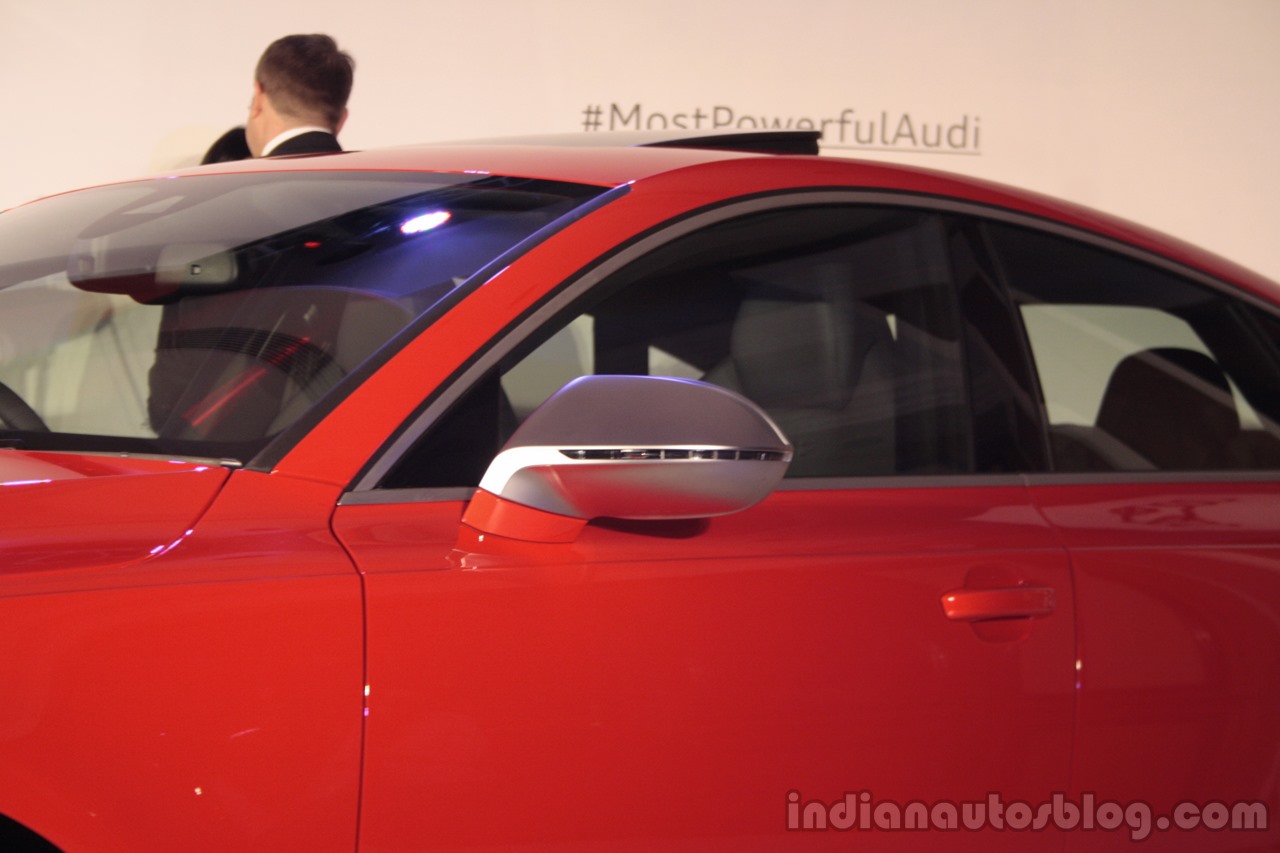 “بالصور” اطلاق اودي ار اس 7 2014 المطورة صور ومواصفات Audi RS 7 Audi-RS-7-India-Launch-images-wing-mirror