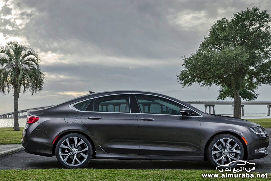 كرايسلر 2015 200C تكشف نفسها رسمياً صور ومواصفات Chrysler 2015 Chrysler-200-2014-333