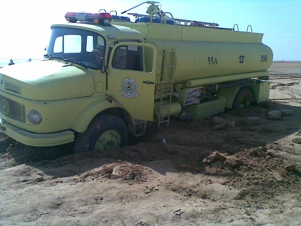 المهم الرجال وقف سيارته على جال البحيره ونزل يتمشى Storm_341_20081127(005)