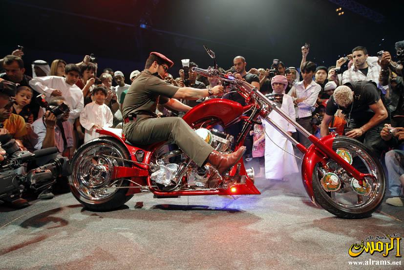 دراجه الصقر التي صممتها شركه orange county choppers لشرطه ابوظبي Albarzah-19a76b5946