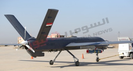 وزير الدفاع يشرف على انطلاق أول طائرة مسيرة عراقية قاصفة 635800806485279905-2