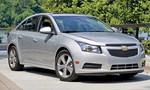 Investiga NHTSA a 370,000 GM Cruze 2011… y a modelos 2012 por incendio Chevrolet-Cruze-2012-frente-lateral-500x299